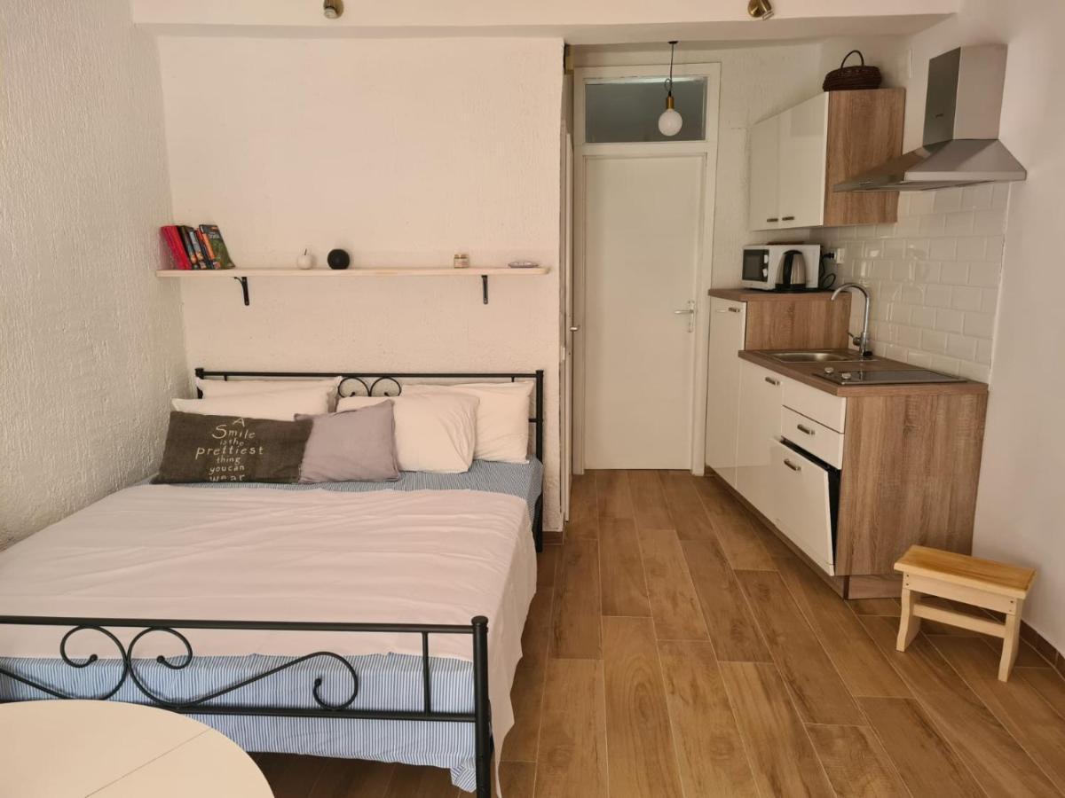 Studio Apartman Lidija Шибеник Экстерьер фото